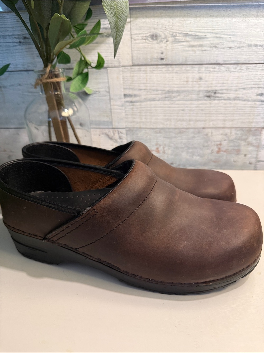 Dansko Professional Men's Oiled Leather Clogs Size 45 US 12 Antique Brown